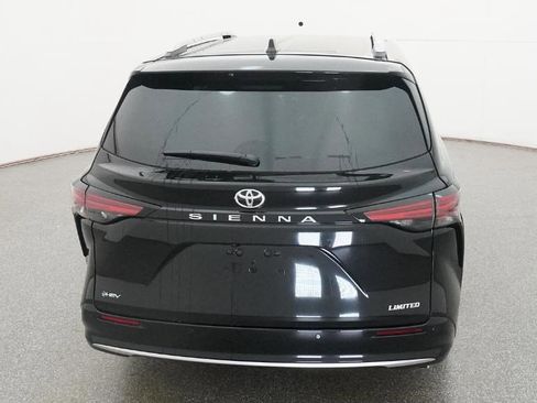 New 2026 Toyota Sienna Limited FWD image 5