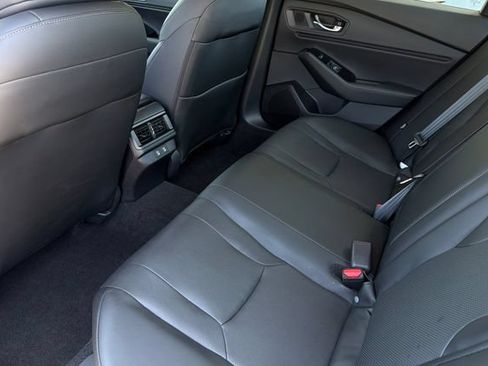 Used 2023 Honda Accord Touring image 14