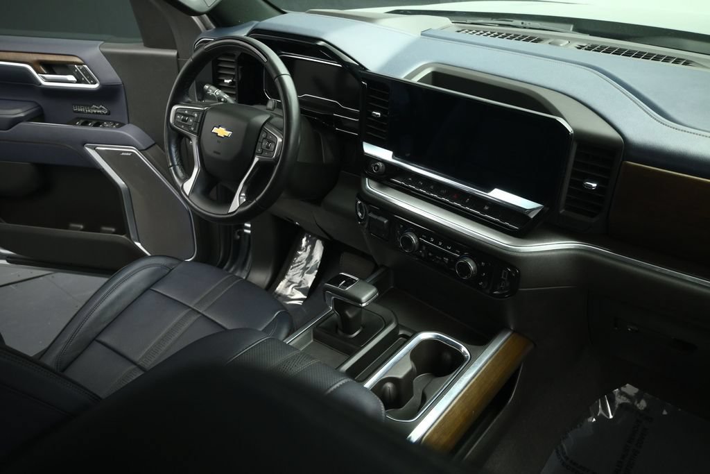 Used 2025 Chevrolet Silverado 1500 High Country w/ Technology Package AWD/4WD image 66