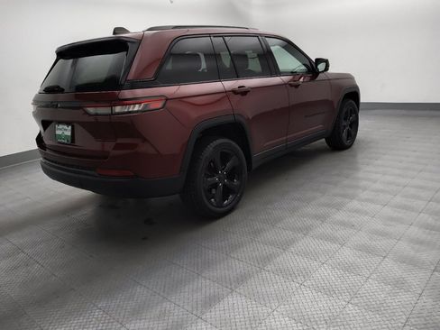 Used 2023 Jeep Grand Cherokee Altitude AWD/4WD image 10
