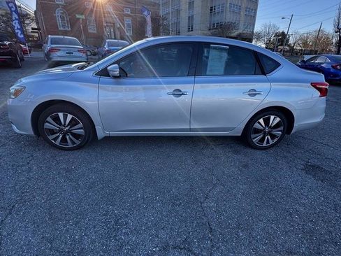 Used 2016 Nissan Sentra SL w/ Technology Package image 2