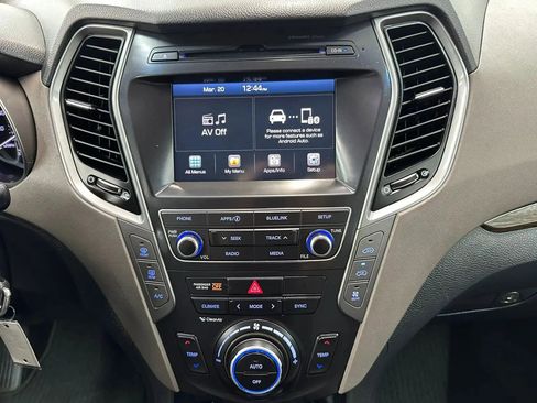 Used 2017 Hyundai Santa Fe SE AWD/4WD image 24