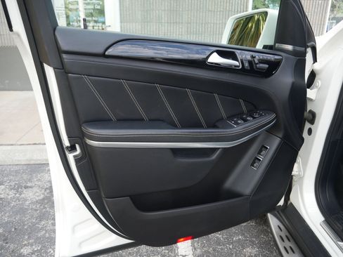 Used 2014 Mercedes-Benz GL 63 AMG 4MATIC image 48