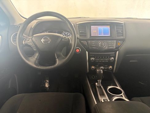 Used 2016 Nissan Pathfinder SV image 13