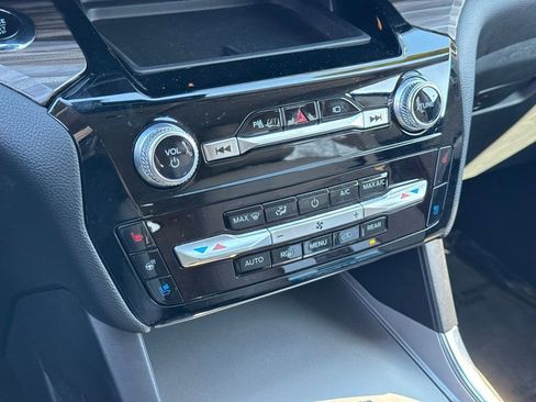 Used 2023 Ford Explorer Limited w/ Equipment Group 301A image 35