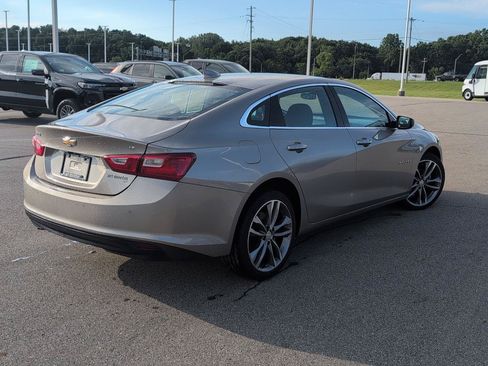 Used 2025 Chevrolet Malibu LT FWD image 9
