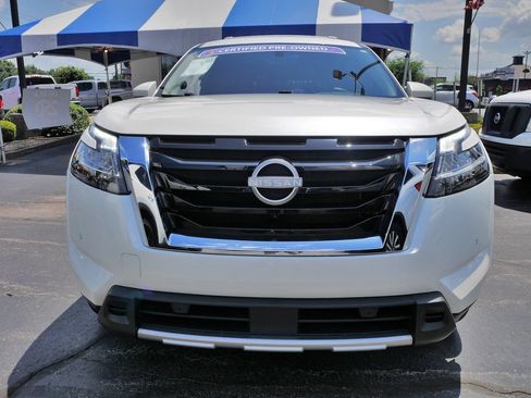 Used 2024 Nissan Pathfinder SL w/ Cargo Package AWD/4WD image 2