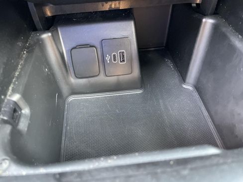 Used 2025 Ford Explorer Active w/ Active Comfort Package AWD/4WD image 23