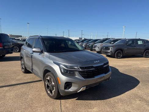 Used 2024 Kia Seltos EX image 1