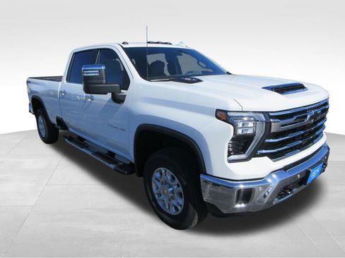 New 2026 Chevrolet Silverado 3500 LTZ w/ LTZ Premium Package image 7