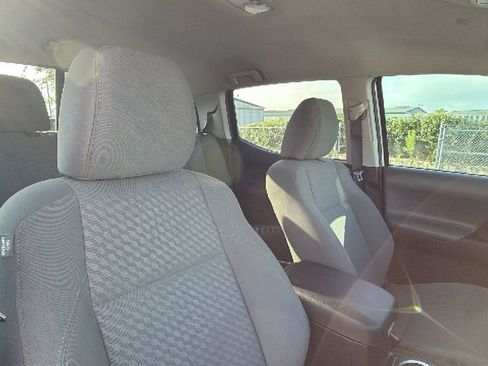 Certified 2023 Toyota Tacoma SR AWD/4WD image 40