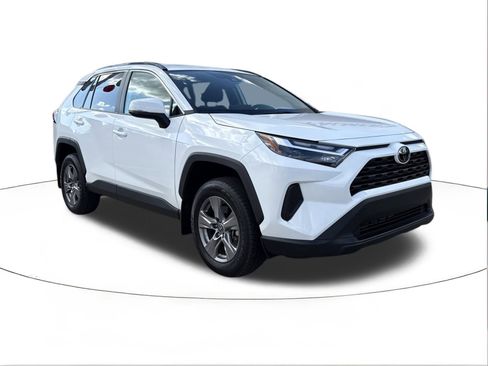 Used 2024 Toyota RAV4 XLE image 1
