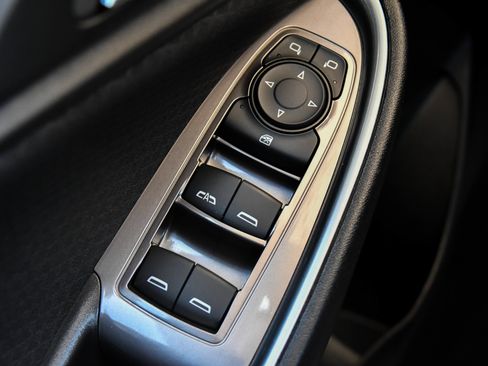 Used 2020 Chevrolet Malibu LT FWD image 32
