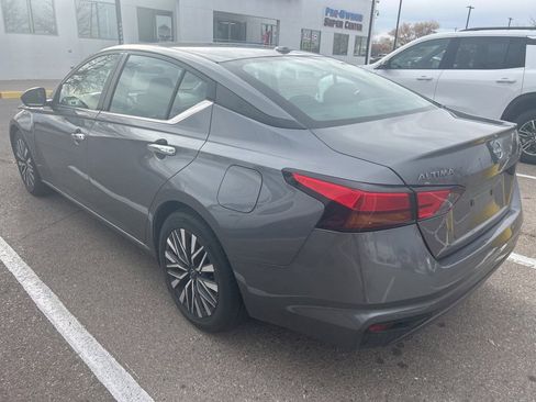 Used 2024 Nissan Altima 2.5 SV image 7