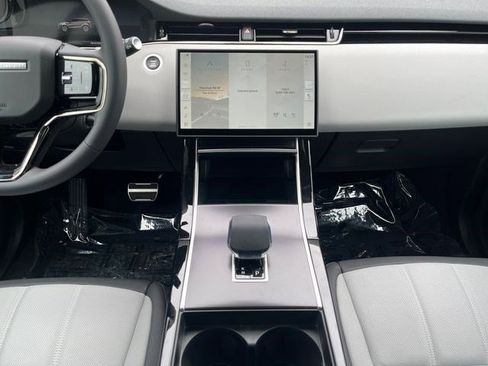 New 2026 Land Rover Range Rover Evoque Dynamic SE AWD/4WD image 17