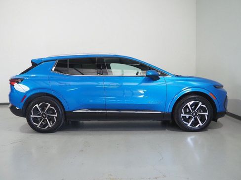 Used 2024 Chevrolet Equinox EV FWD LT w/ 2LT w/ LPO, All-Weather Mat Package image 4