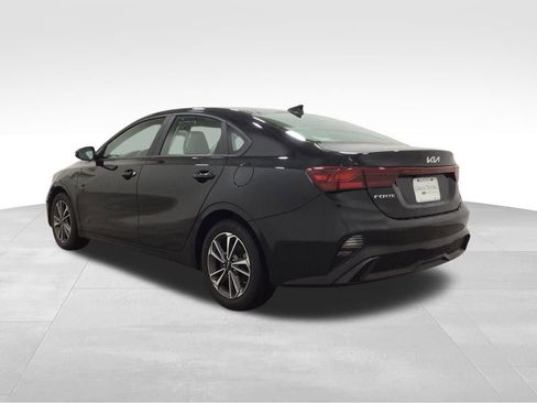 Used 2023 Kia Forte LXS w/ LXS Technology Package image 4