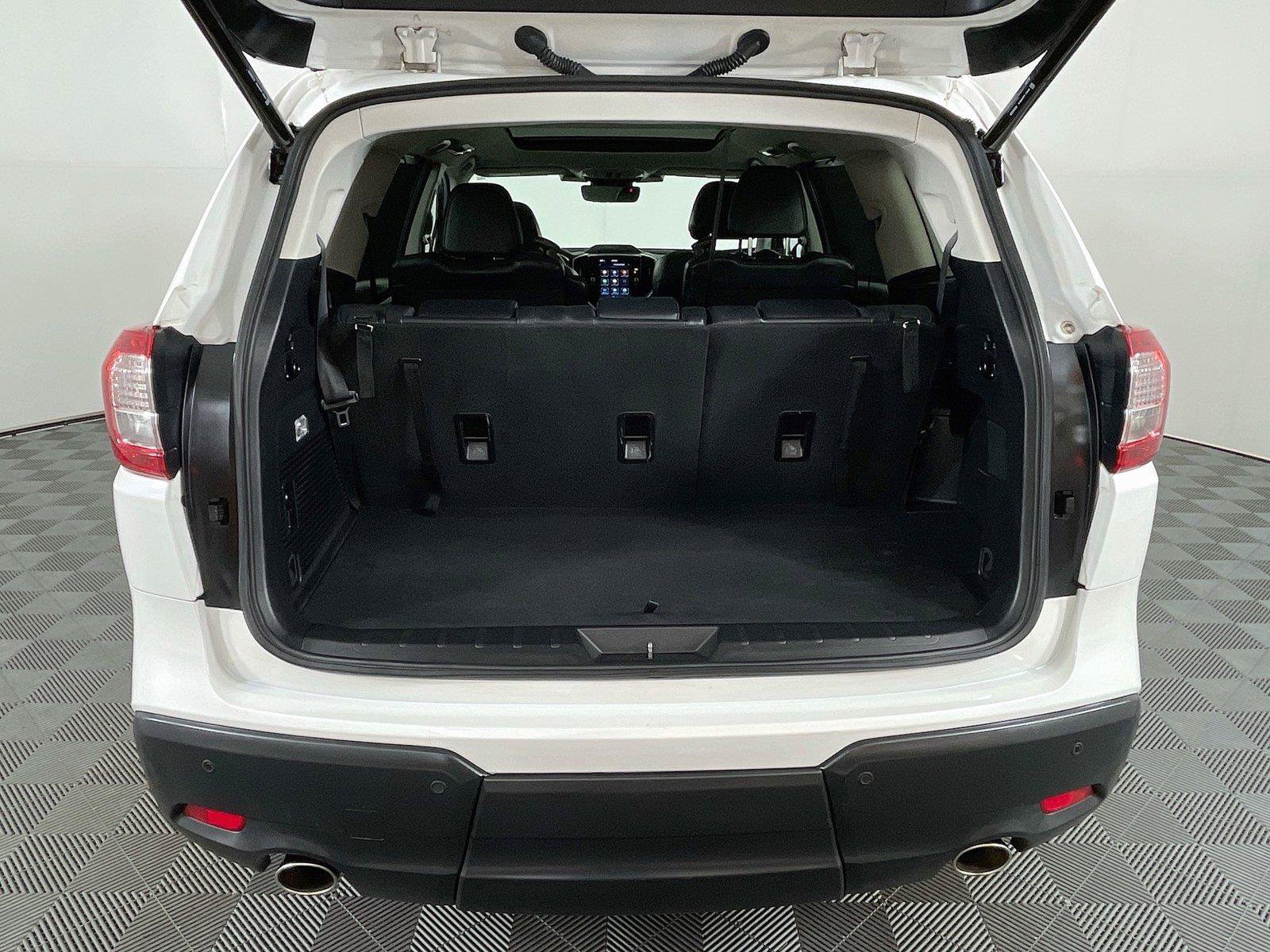 Used 2023 Subaru Ascent Limited w/ Technology Package AWD/4WD image 24