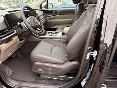 New 2026 Kia Carnival LXS FWD image 7