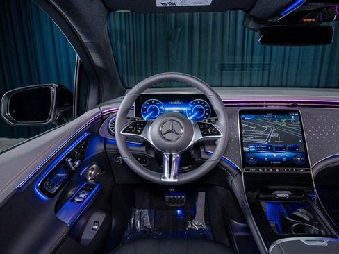 New 2026 Mercedes-Benz EQE 320 4MATIC SUV image 15