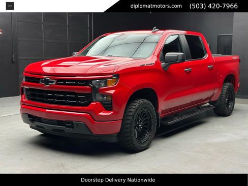 Used 2023 Chevrolet Silverado 1500 Custom image 1
