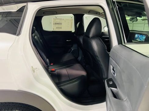 New 2026 Nissan Kicks SR FWD image 27