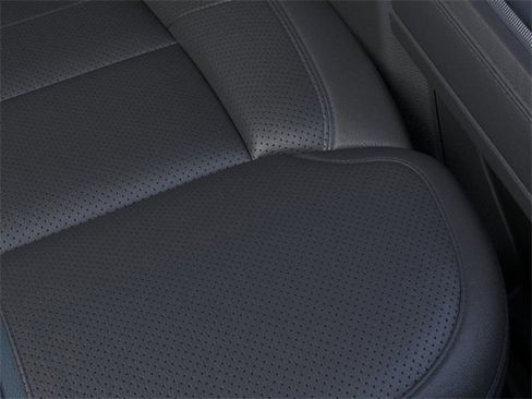 New 2025 Ford F350 Platinum w/ FX4 Off-Road Package image 16