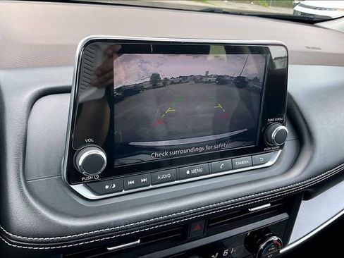 Certified 2023 Nissan Rogue SV FWD image 13