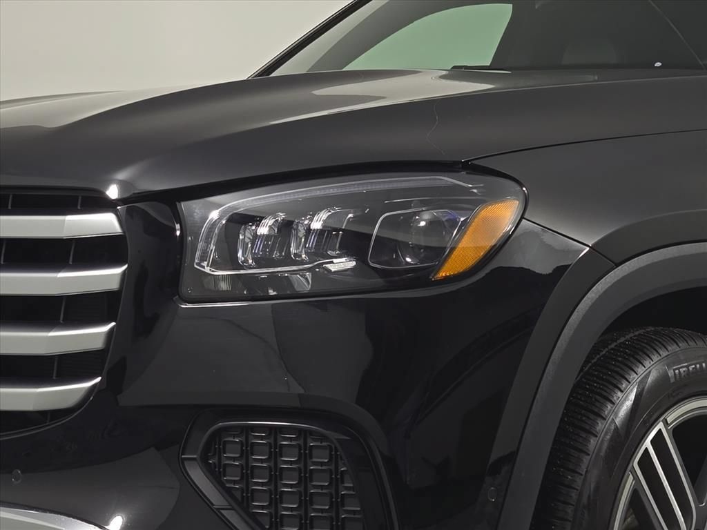 Used 2025 Mercedes-Benz GLS 450 4MATIC image 12