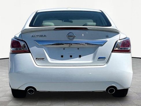 Used 2014 Nissan Altima 2.5 S w/ Sport Value Package FWD image 5