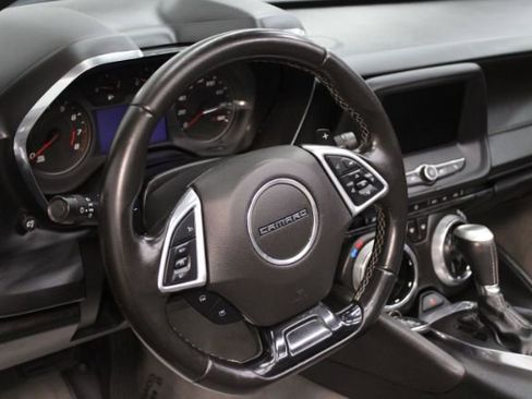 Used 2020 Chevrolet Camaro LT RWD image 11
