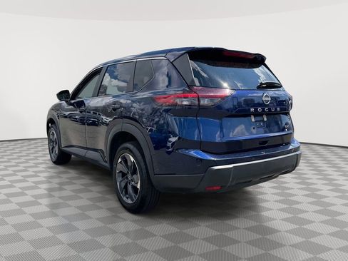 Used 2024 Nissan Rogue SV FWD image 6