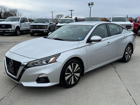 Used 2019 Nissan Altima 2.5 SV image 9