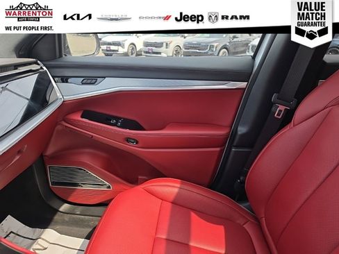 Used 2024 Jeep Wagoneer Launch Edition AWD/4WD image 18
