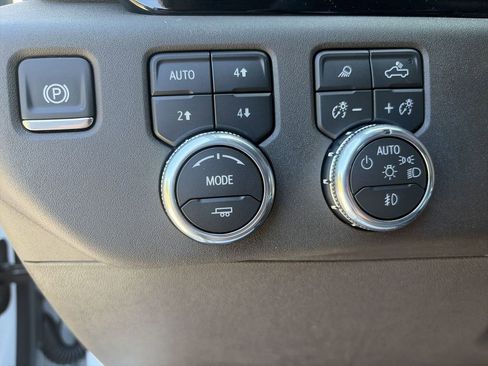 New 2026 GMC Sierra 2500 SLT w/ SLT Convenience Package AWD/4WD image 27