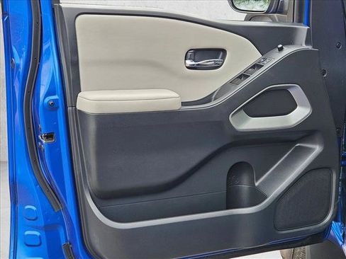 Used 2025 Nissan Frontier SV w/ SV Convenience Package RWD image 9