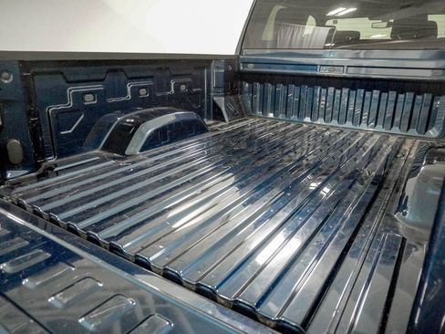 Used 2022 Chevrolet Silverado 2500 Custom w/ Custom Value Package AWD/4WD image 8