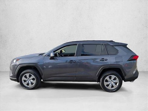 Used 2021 Toyota RAV4 LE image 8