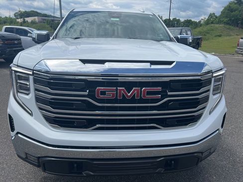 Used 2025 GMC Sierra 1500 SLT AWD/4WD image 8