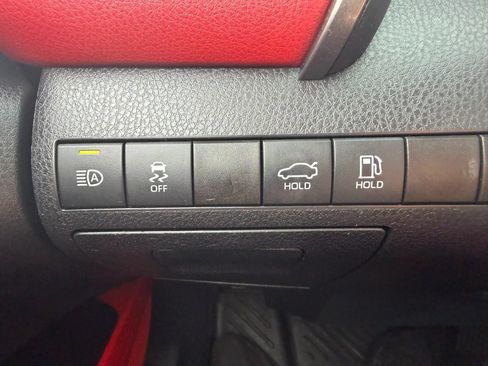 Used 2020 Toyota Camry XSE FWD image 17