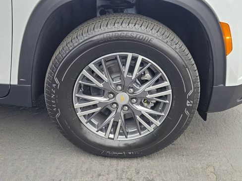 New 2026 Chevrolet Traverse LT FWD image 32