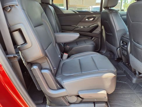 Used 2021 Chevrolet Traverse RS w/ LPO, Floor Liner Package FWD image 14