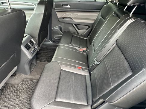 Used 2023 Volkswagen Atlas SE image 24