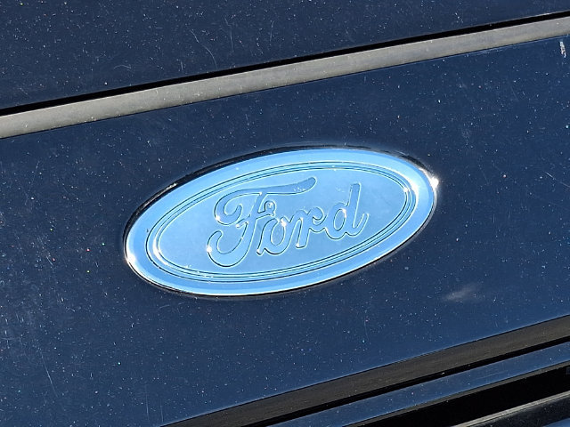 Used 2018 Ford Focus SE w/ SE Appearance Package FWD image 30