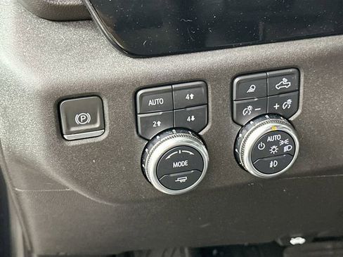 Used 2024 GMC Sierra 1500 Elevation w/ Elevation Premium Package AWD/4WD image 10