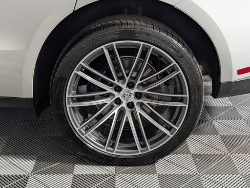 New 2026 Porsche Macan image 12