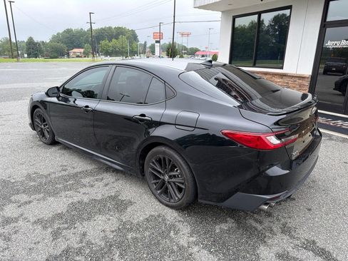 Used 2025 Toyota Camry SE w/ Convenience Package FWD image 7