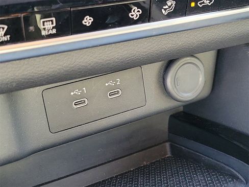 Used 2025 Nissan Rogue SV image 28