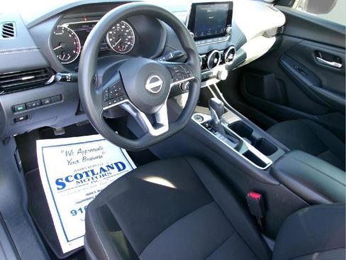 Used 2024 Nissan Sentra SV FWD image 12