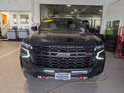 Used 2024 Chevrolet Suburban Z71 w/ Z71 Off-Road Package AWD/4WD image 2